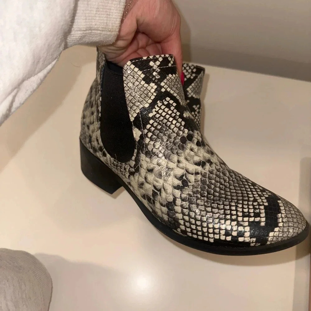 DSW snake booties 8.5 - Picture 2 of 10